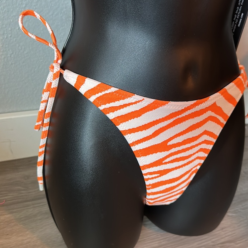 Vinca zebra pop string swimsuit set. - Picture 7 of 15